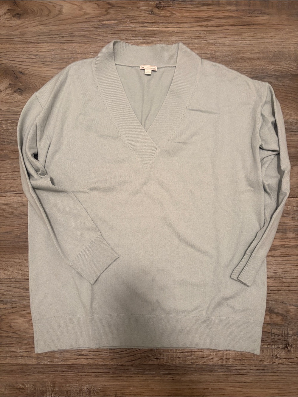 GAP Women's Pale Blue/Grey V-Neck Sweater
